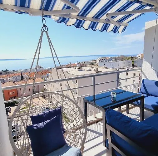 Aurora Apartment Split