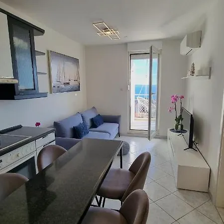 Apartment Aurora *