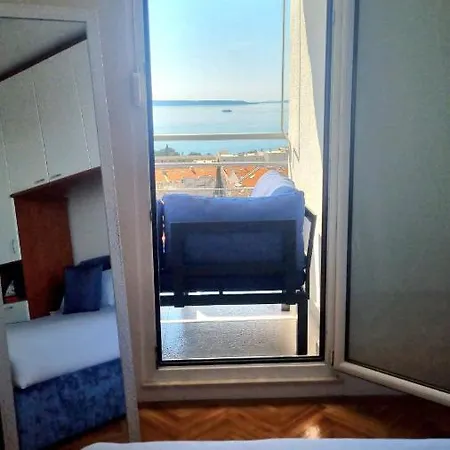 Aurora Apartament *
